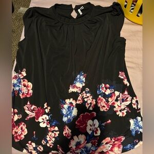 Elle cap sleeve floral shirt